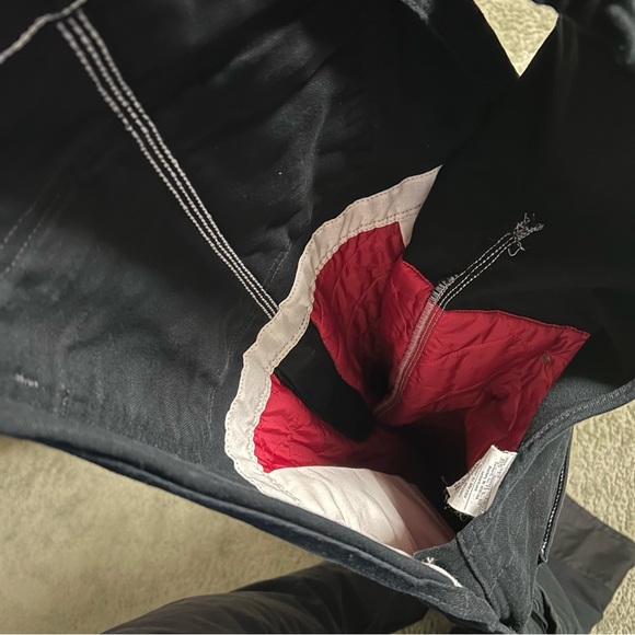 Carhartt Men’s Black Duck Insulated Overalls - Picture 11 of 11